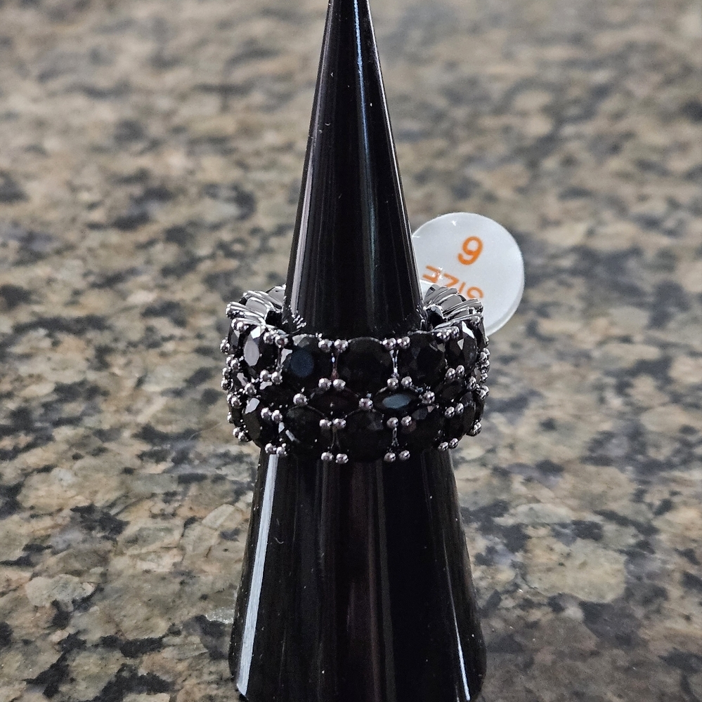 Sophisticated Black Stone Ring